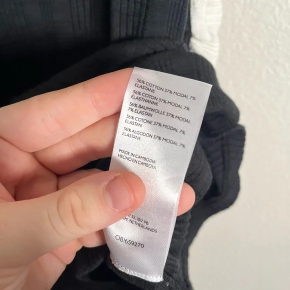 Anthropologie Pilcro Black and Cream Ribbed Textured Racerback Top M EUC - Picture 5 of 7